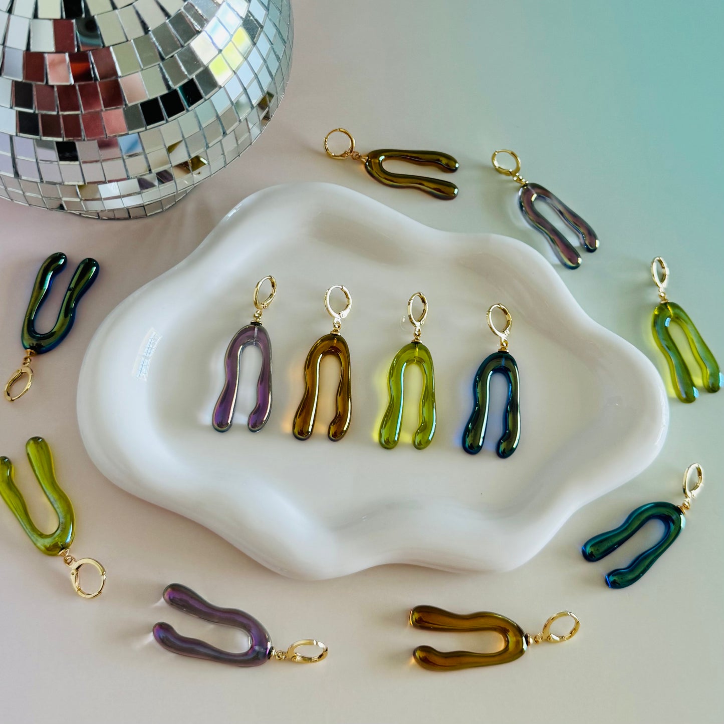 Aurora Translucent Squiggle